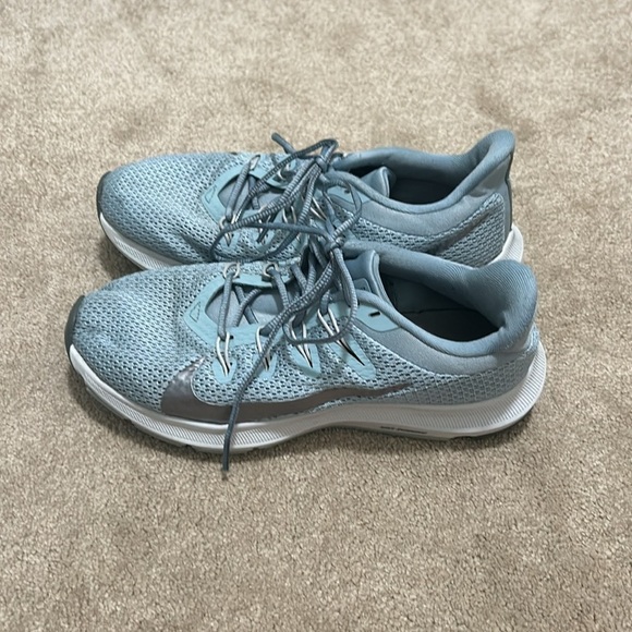 blue nike running shoes size 6. - Picture 2 of 3